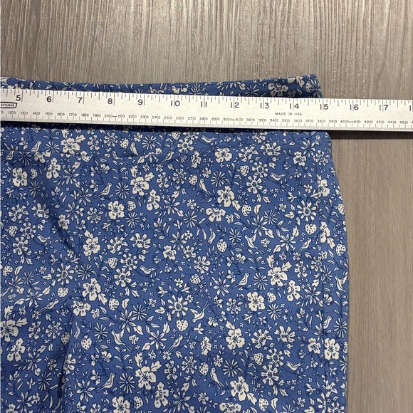 J. McLaughlin Blue Floral Capris Size 6 - Picture 10 of 10